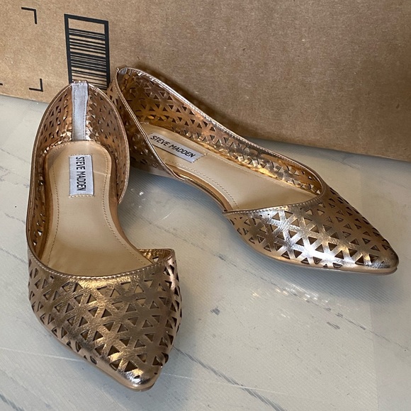 Steve Madden Evelyne Rose Gold Flats - Picture 2 of 2